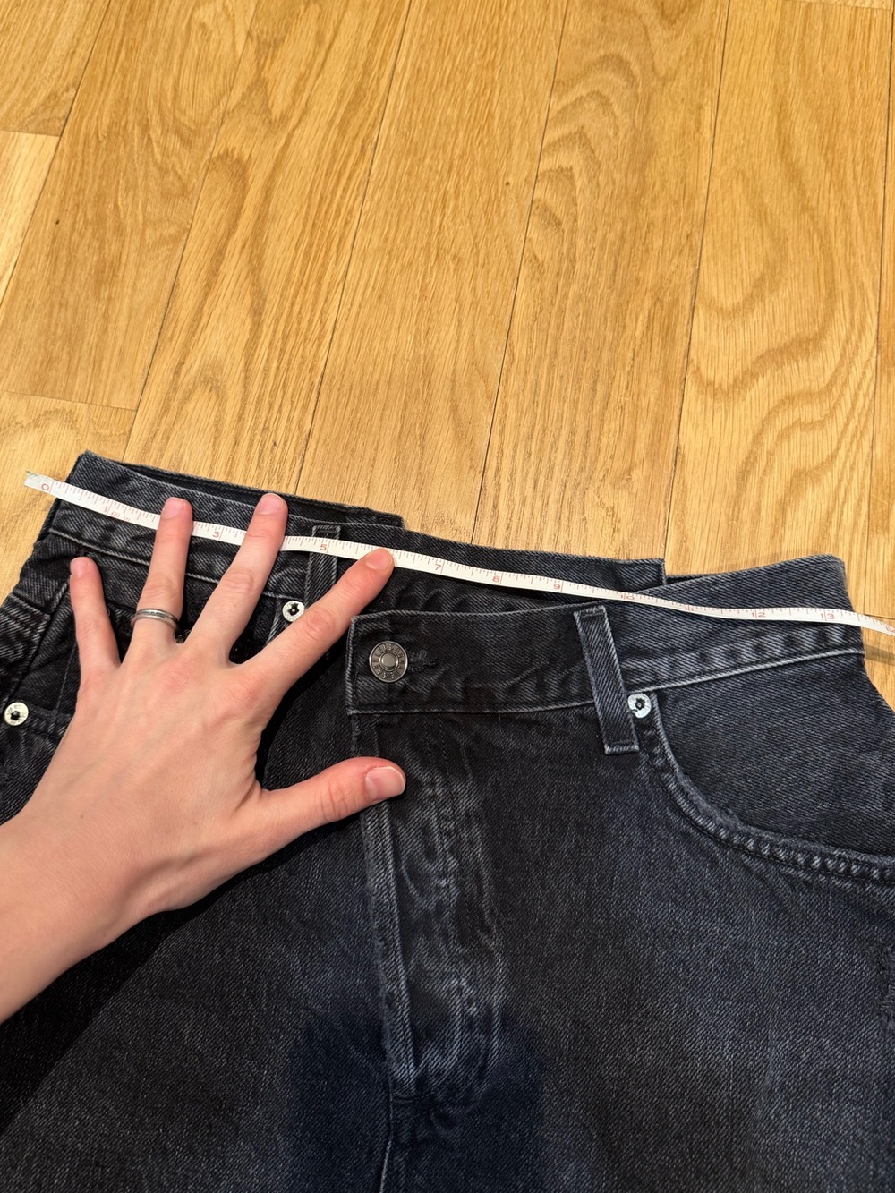 AGOLDE Shorts Black 25 Criss Cross Distressed Broken Waist - Picture 9 of 12
